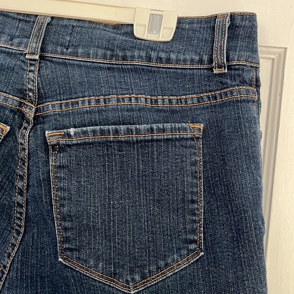 NYDJ premium Denim Jean Capris. Size 12P. Fits regular size 12 - Picture 9 of 11